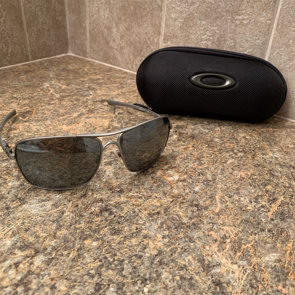Oakley 004063 Plaintiff Squared Sunglasses